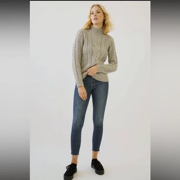 🆕Sweater Cable Knit Mock Neck Light Grey S, M & L Available - Picture 4 of 8